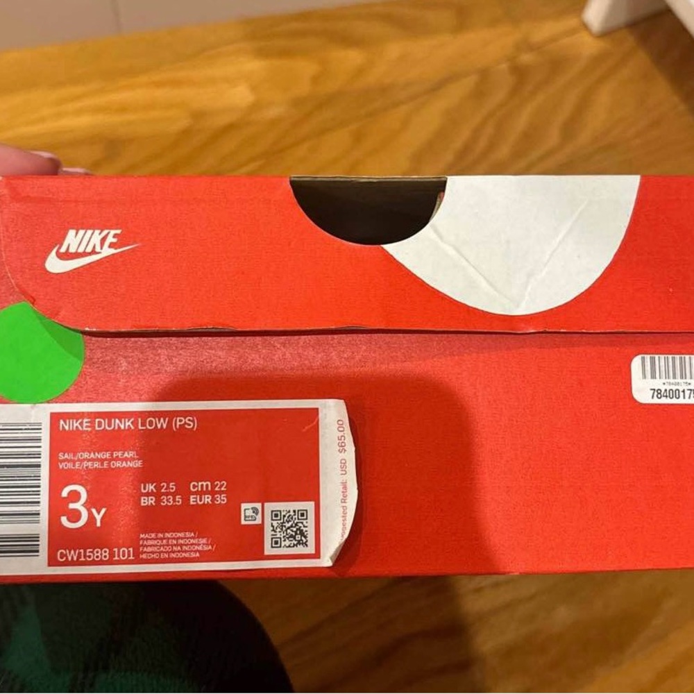 Nike Dunks - Picture 6 of 6